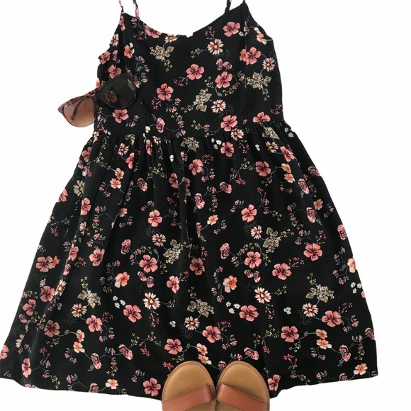 BE COOL Dresses & Skirts - Be Cool Floral Mini Dress (M)